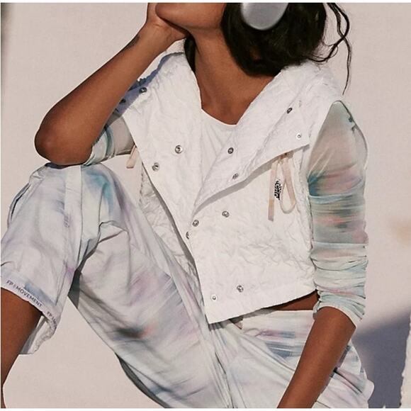 Free People Drift Away Micro Vest white sleeveless puff hoodie crop medium - Picture 6 of 13